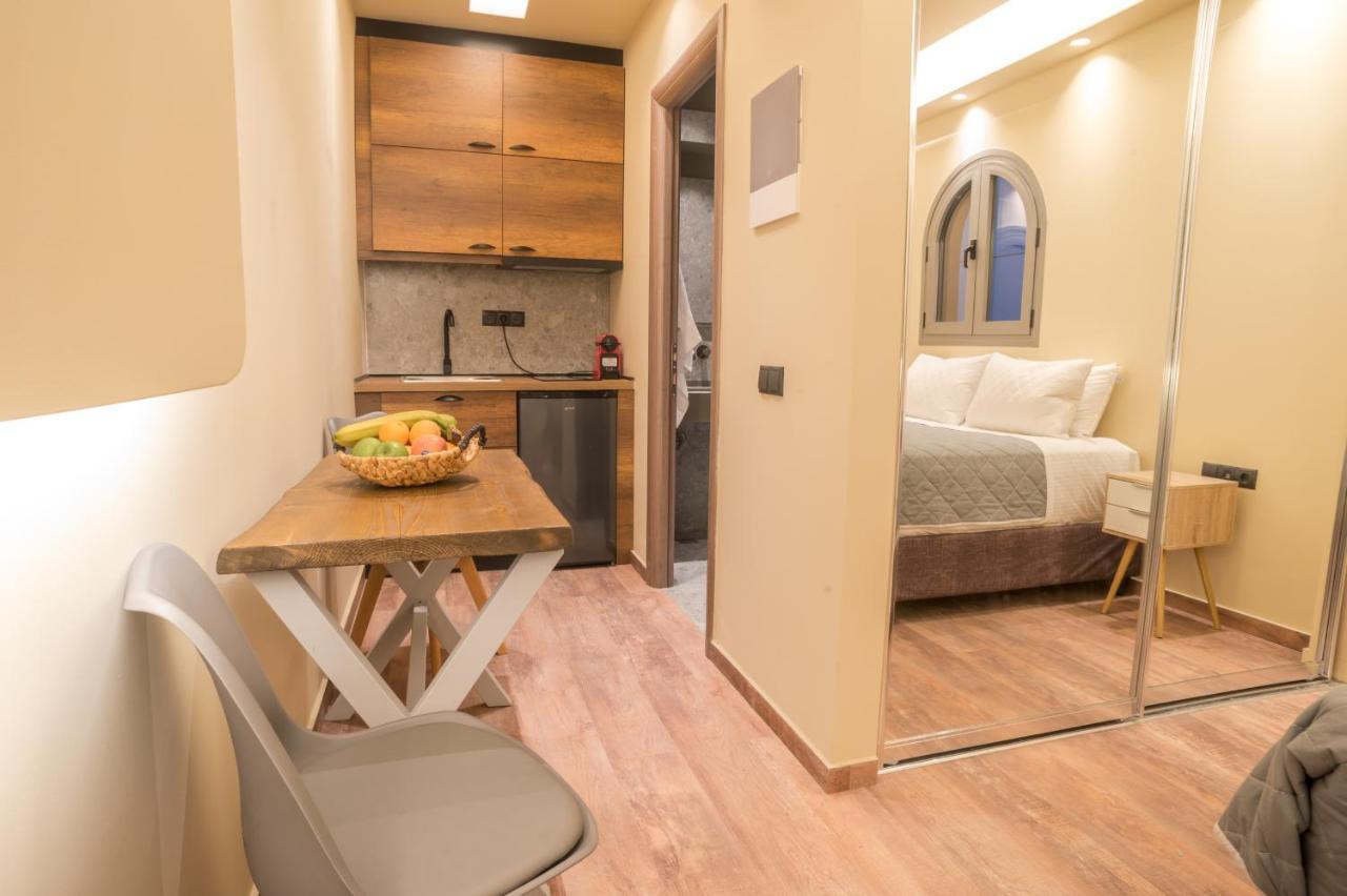 Seven Keys Luxury Suites Achílleion 外观 照片