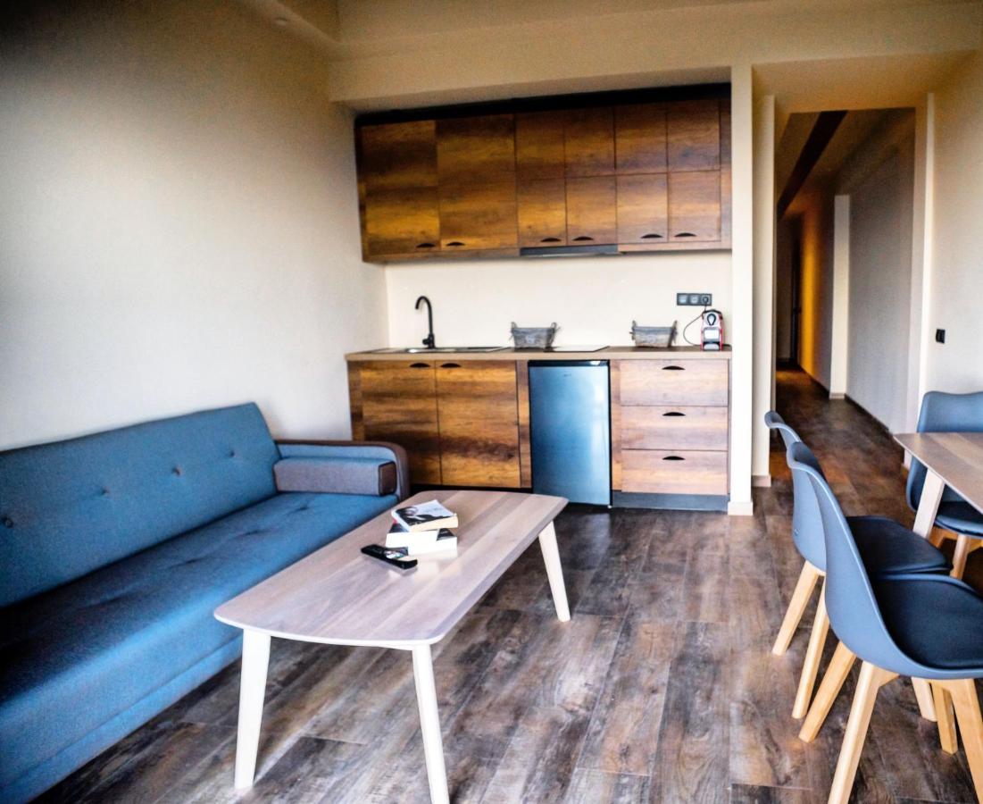 Seven Keys Luxury Suites Achílleion 外观 照片