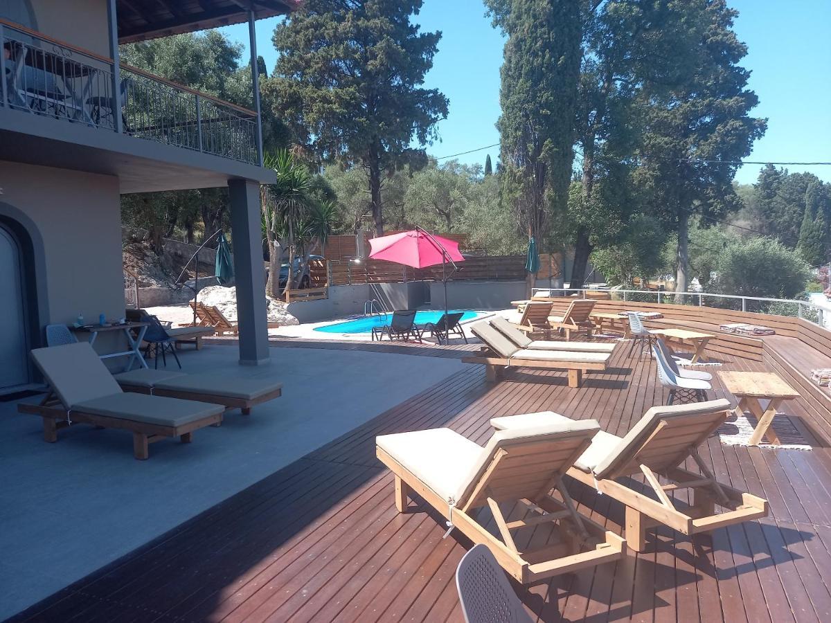 Seven Keys Luxury Suites Achílleion 外观 照片