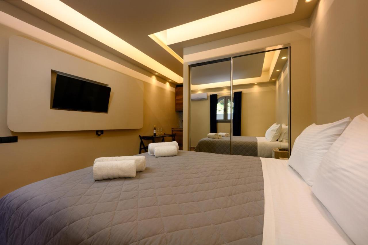 Seven Keys Luxury Suites Achílleion 外观 照片