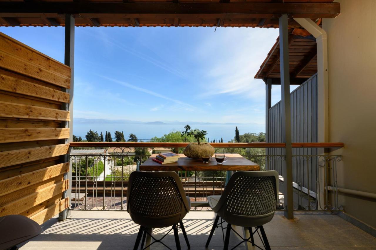 Seven Keys Luxury Suites Achílleion 外观 照片