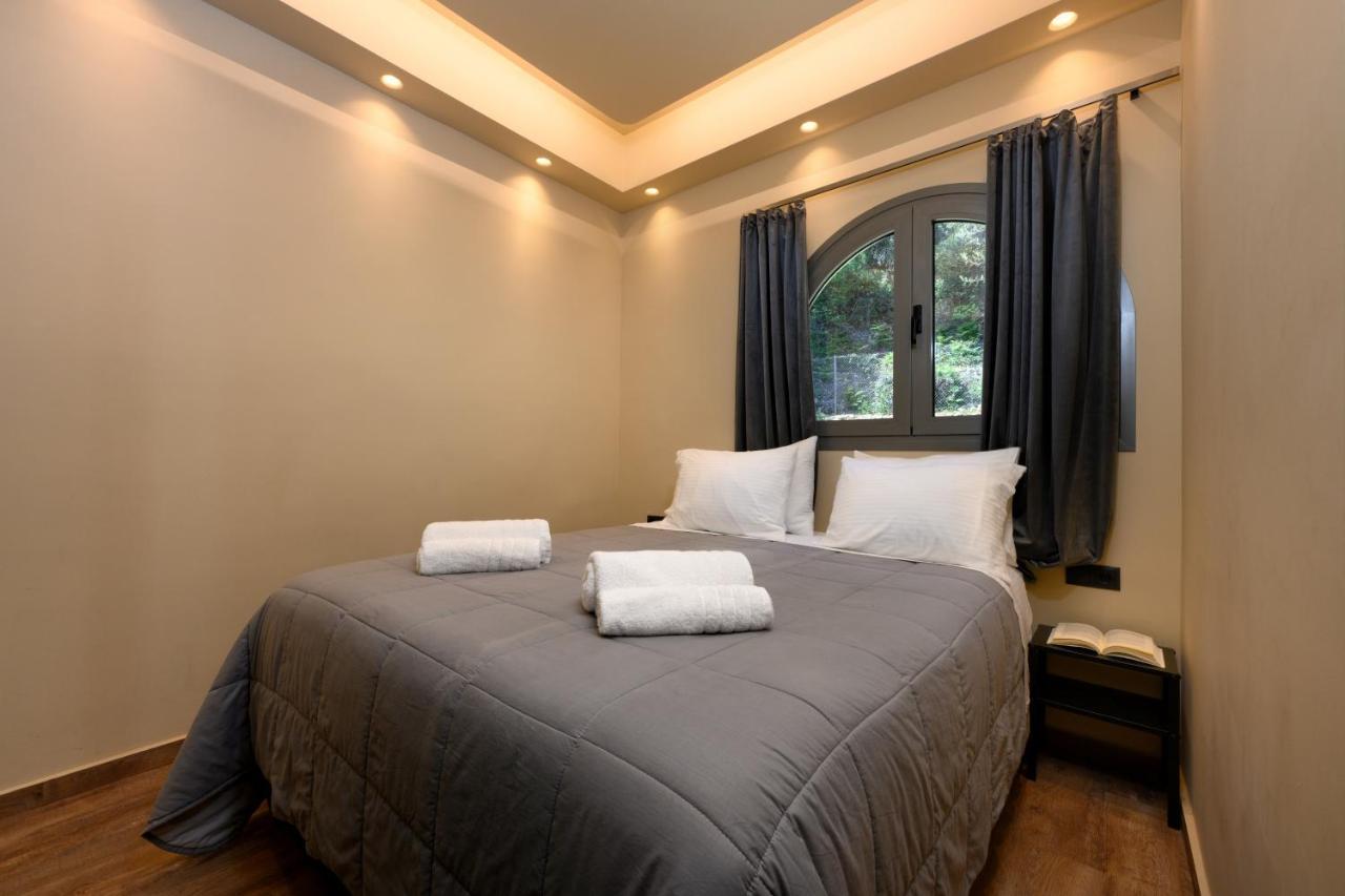 Seven Keys Luxury Suites Achílleion 外观 照片