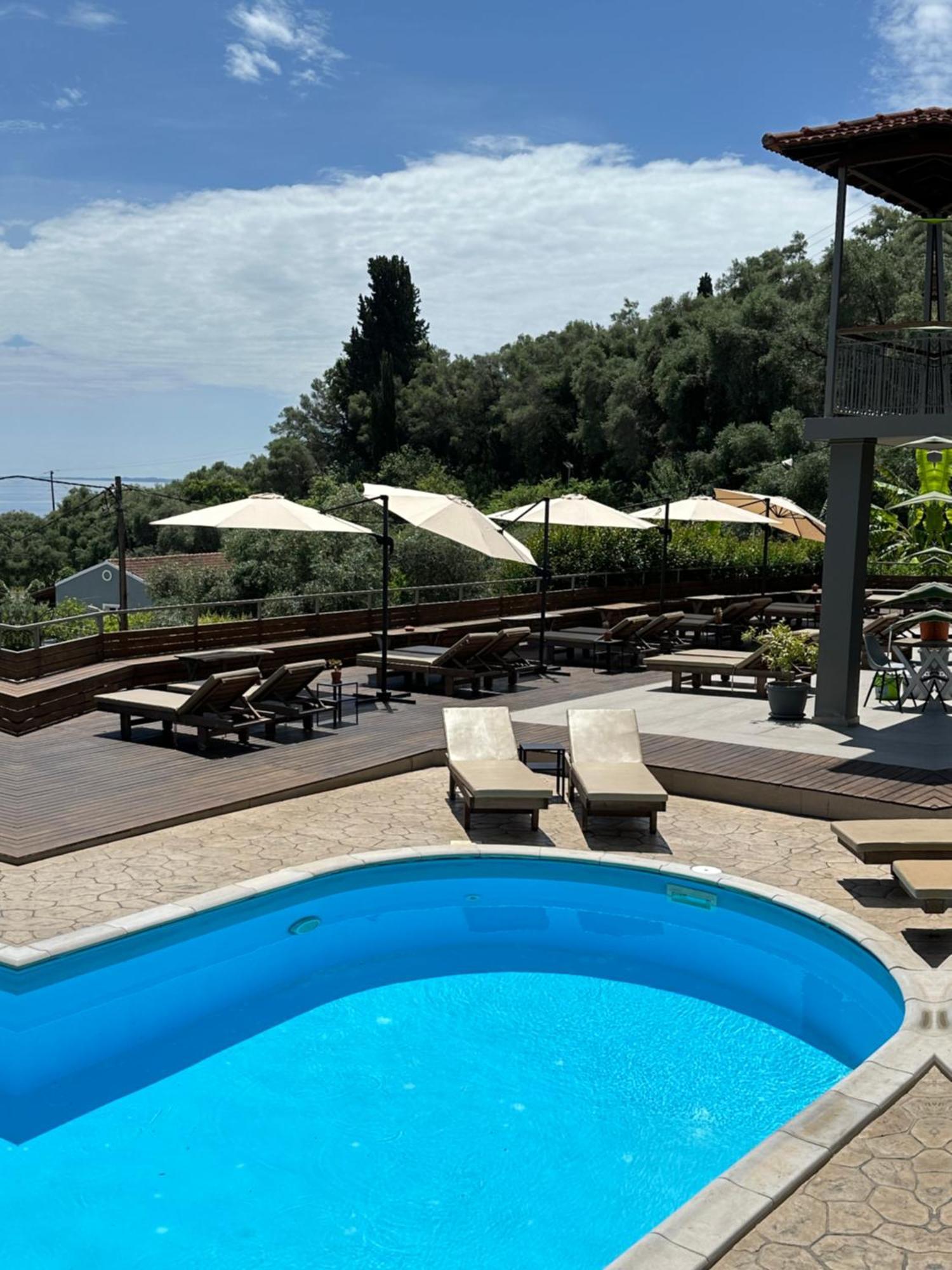 Seven Keys Luxury Suites Achílleion 外观 照片