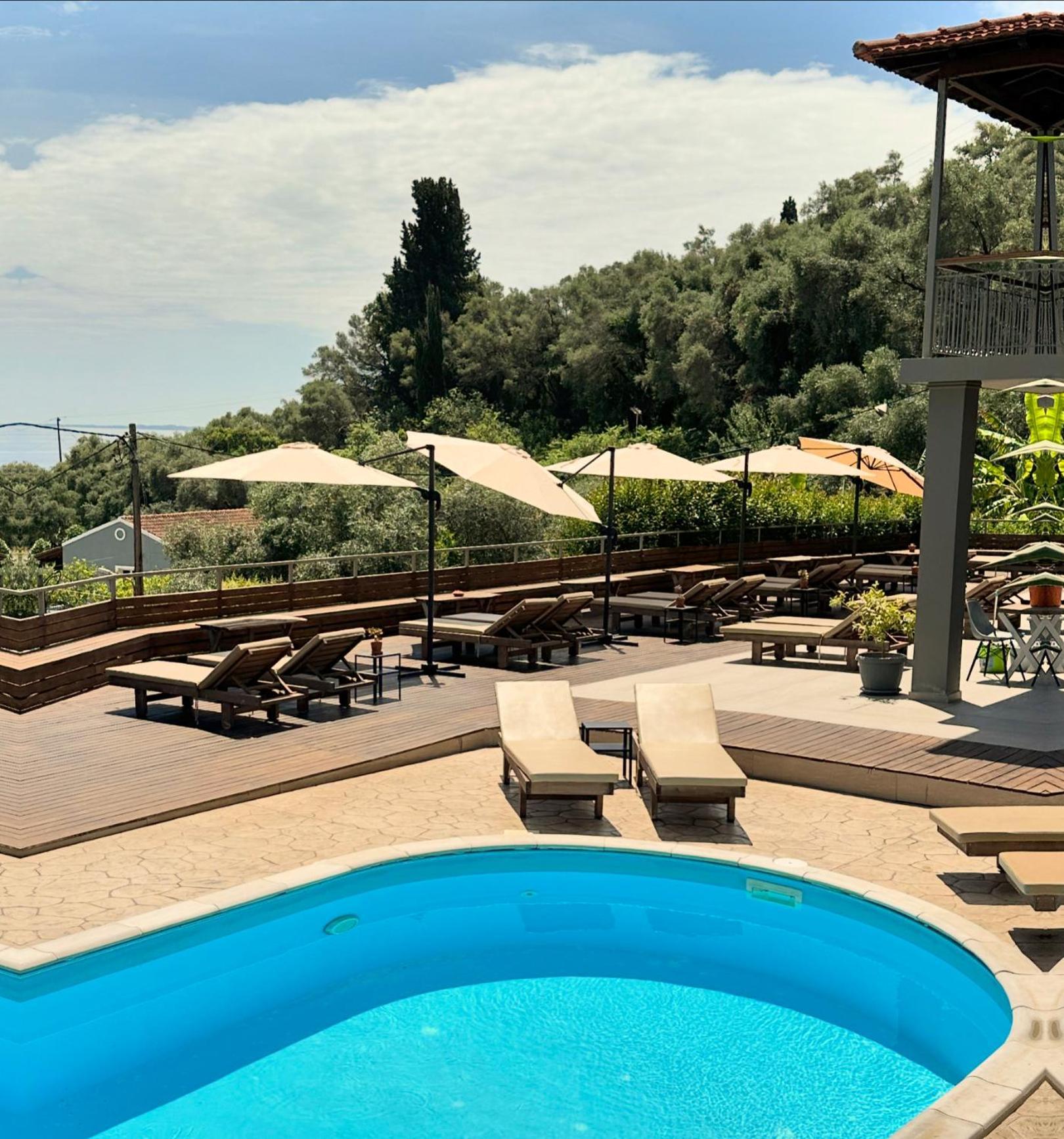 Seven Keys Luxury Suites Achílleion 外观 照片